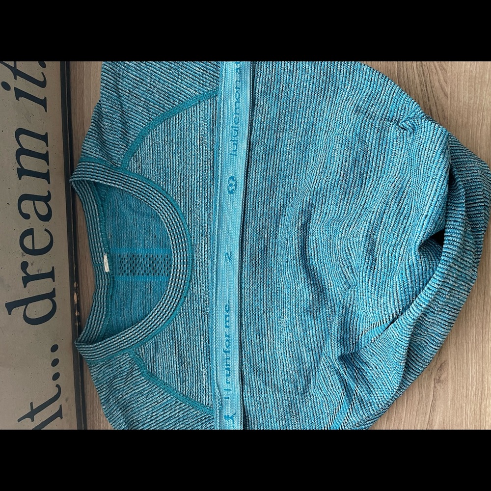Lululemon swiftly tech long sleeve size 2 blueish teal color